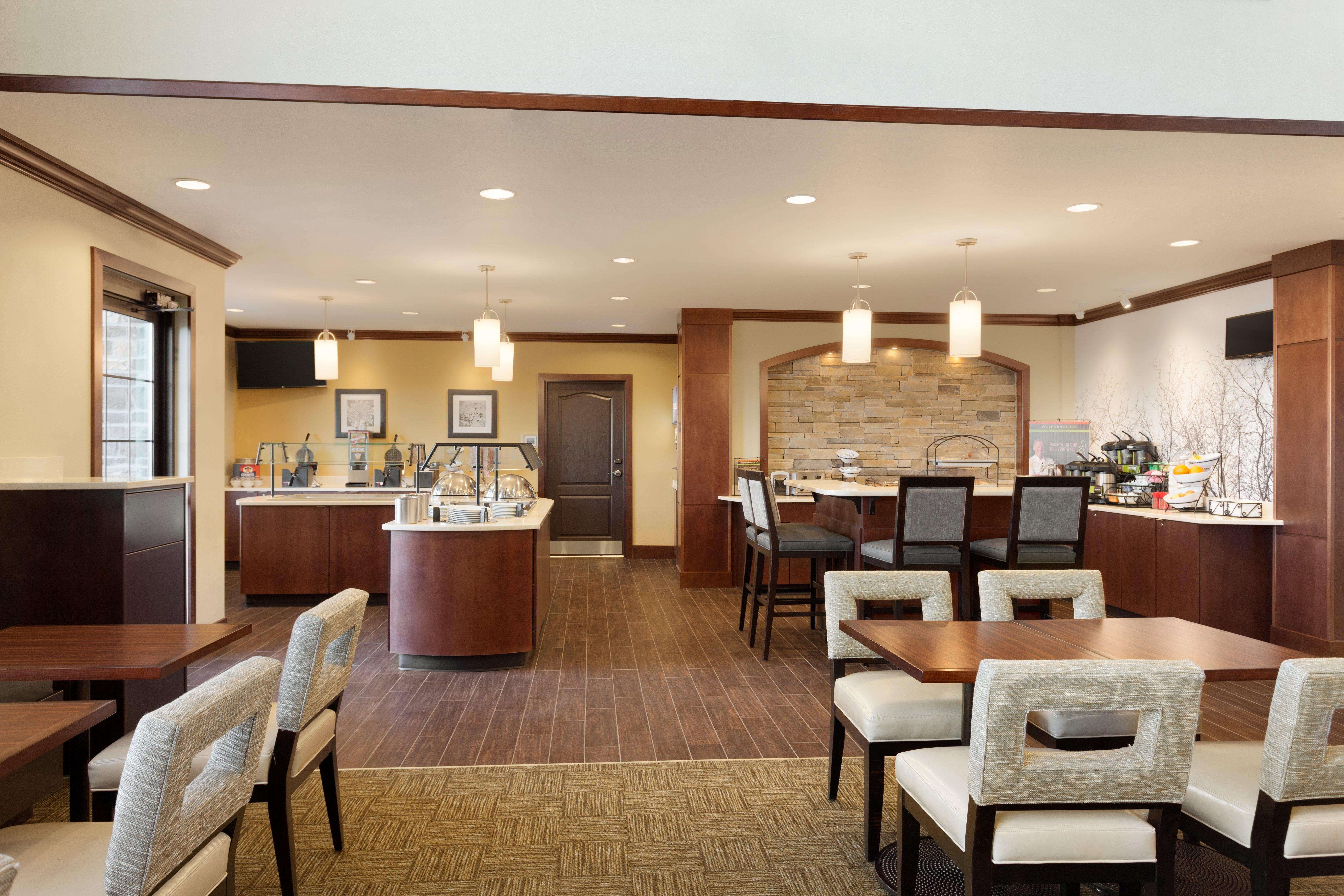 สเตย์ บริดจ์ สวีท มิดแลนด์ Hotel ภายนอก รูปภาพ