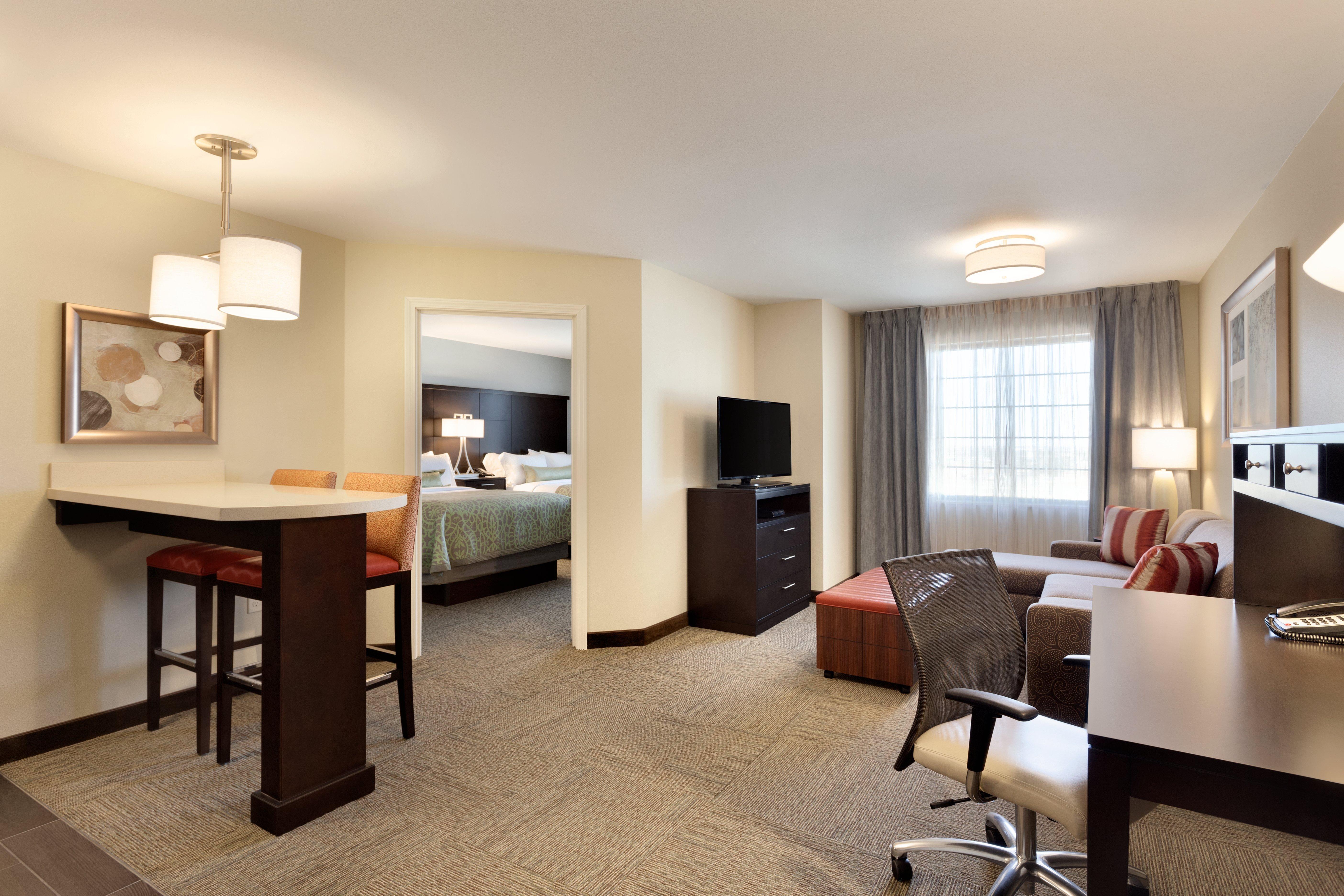 สเตย์ บริดจ์ สวีท มิดแลนด์ Hotel ภายนอก รูปภาพ