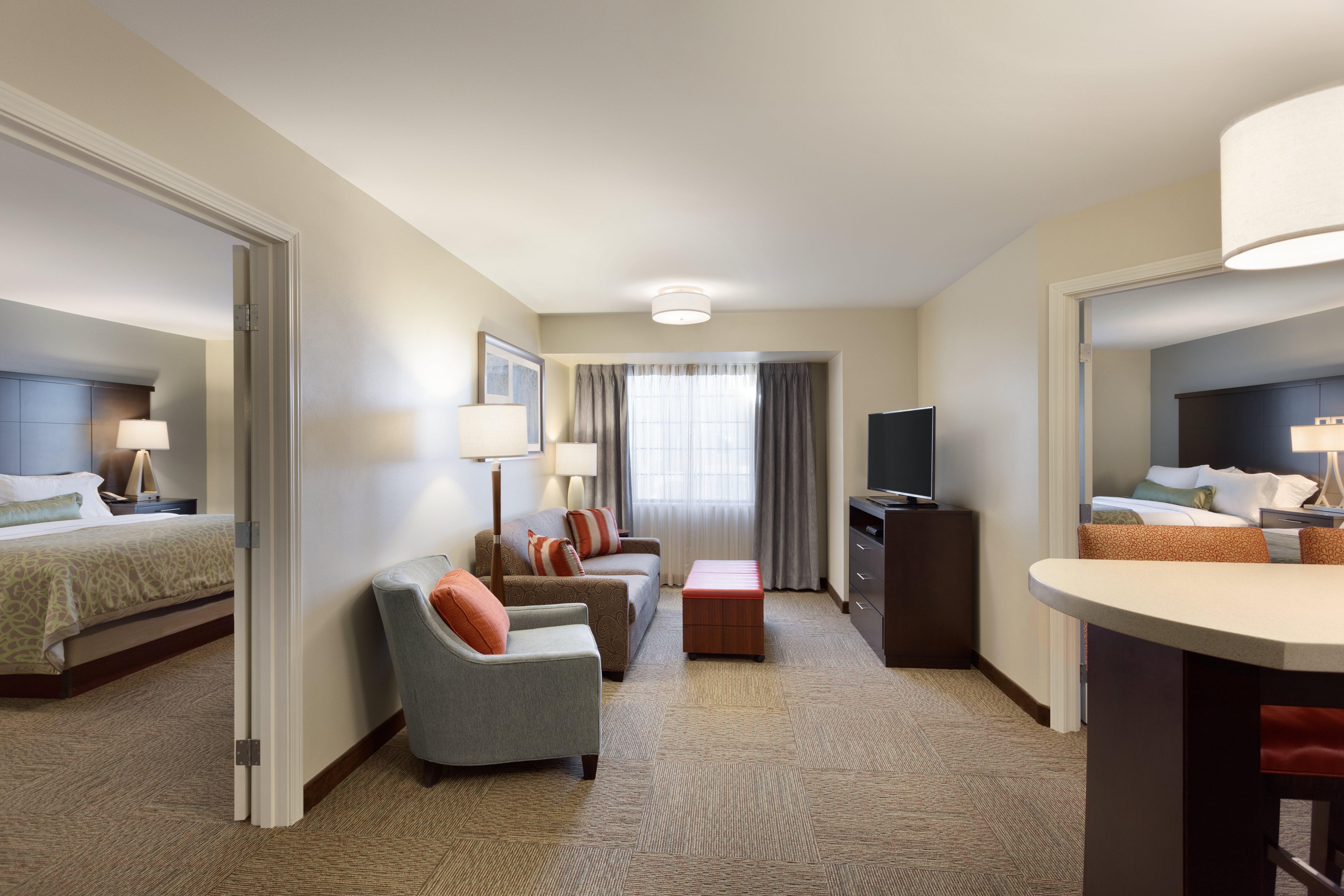 สเตย์ บริดจ์ สวีท มิดแลนด์ Hotel ภายนอก รูปภาพ